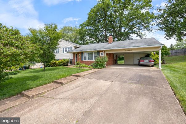 Exterior, Facade, Brick Facade, Cape Cod