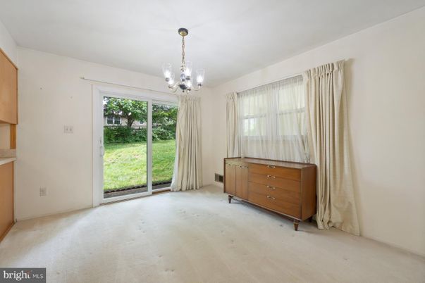 Chandelier, Empty room, Interior