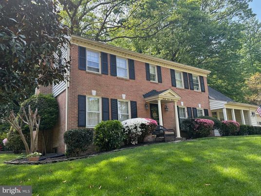 Exterior, Facade, Brick Facade, Georgian