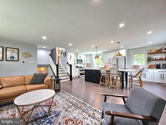 Dining room, Interior, Kitchen, Living room, Pendant Lights, Recessed Lighting, Wood Texture Flooring