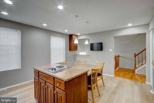 Interior, Pendant Lights, Recessed Lighting, Wood Texture Flooring