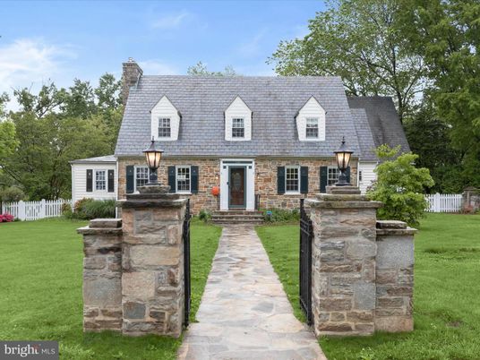 Exterior, Facade, Brick Facade, Cape Cod
