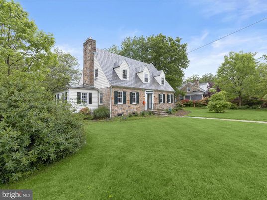 Backyard, Exterior, Facade, Brick Facade, Cape Cod