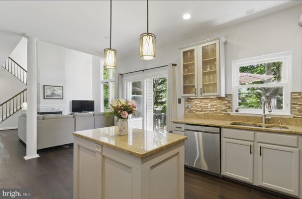 Interior, Kitchen, Living room, Pendant Lights, Recessed Lighting, Wood Texture Flooring