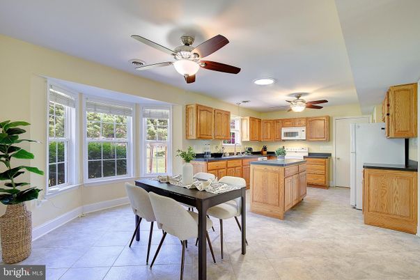 Dining room, Interior, Kitchen, Recessed Lighting