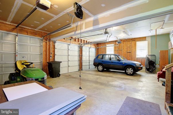 Garage, Interior