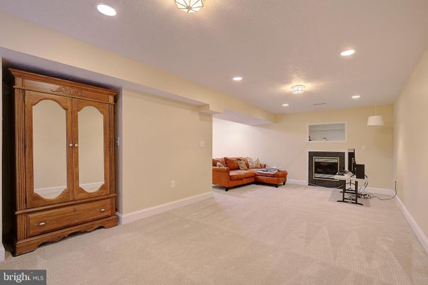 Fireplace, Interior, Living room, Recessed Lighting