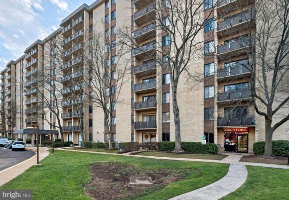 Exterior, Facade, Brick Facade, Condo Building