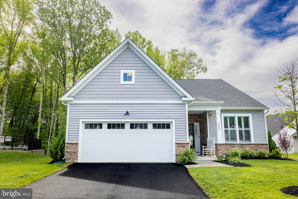 Attached, Exterior, Facade, Ranch