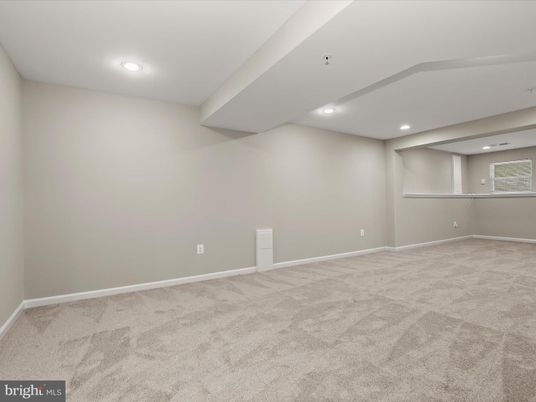 Empty room, Interior, Recessed Lighting