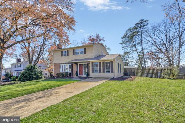 Backyard, Exterior, Facade, Split Level