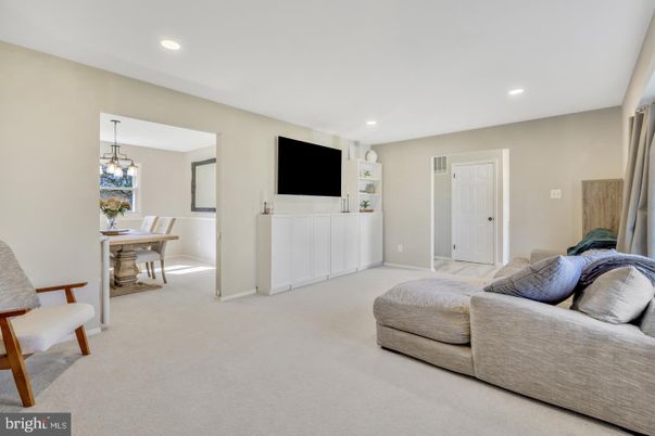 Dining room, Interior, Living room, Pendant Lights, Recessed Lighting