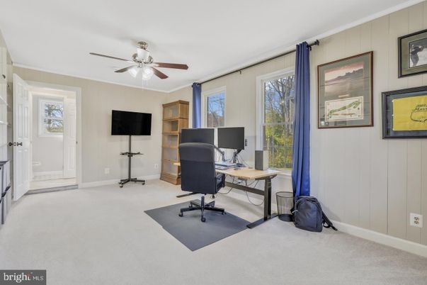 Home Office, Interior