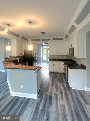 Interior, Kitchen, Pendant Lights, Wood Texture Flooring