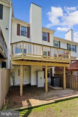 Exterior, Facade, Rowhouse