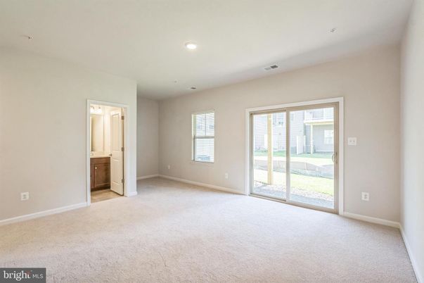 Bathroom, Empty room, Interior, Recessed Lighting