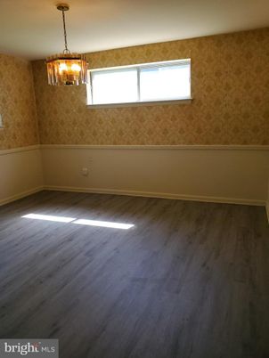 Chandelier, Empty room, Interior, Wood Texture Flooring