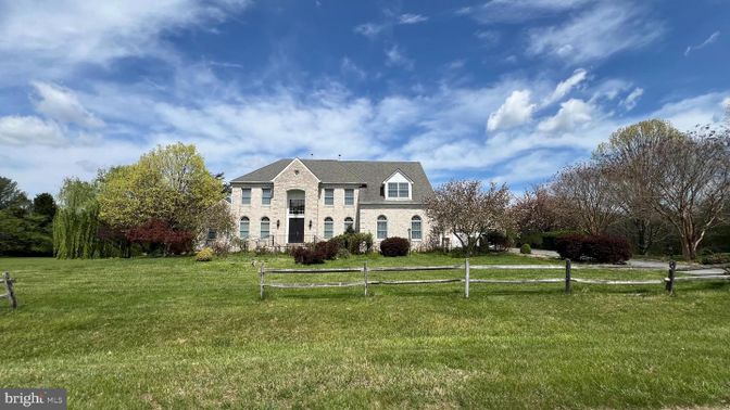 Backyard, Exterior, Facade, French Provincial