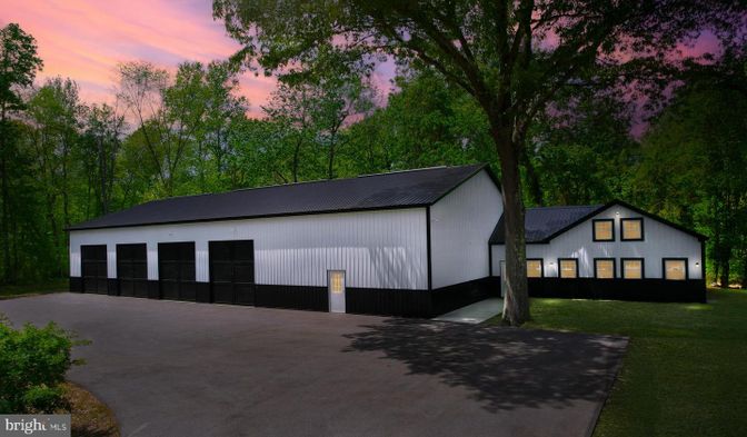 Detached Garage, Exterior