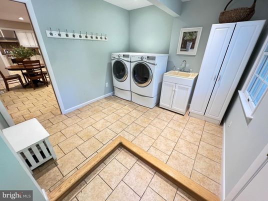 Dining room, Interior, Recessed Lighting, Washer