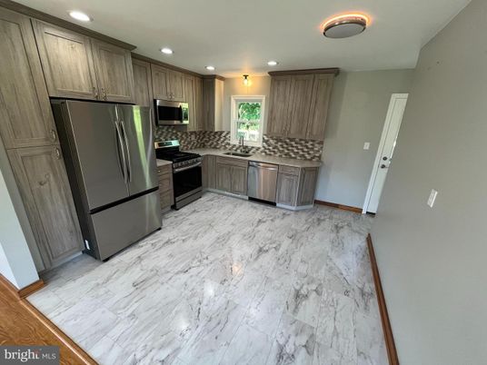 Interior, Kitchen, Marble, Recessed Lighting, Stainless Steel Appliances