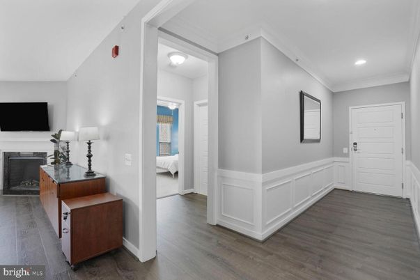 Bedroom, Fireplace, Interior, Recessed Lighting, Wood Texture Flooring