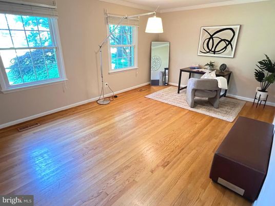 Interior, Pendant Lights, Wood Texture Flooring
