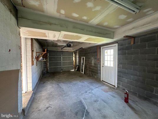 Garage, Interior, Stone Walls