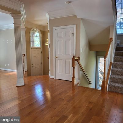 Empty room, Interior, Pendant Lights, Wood Texture Flooring