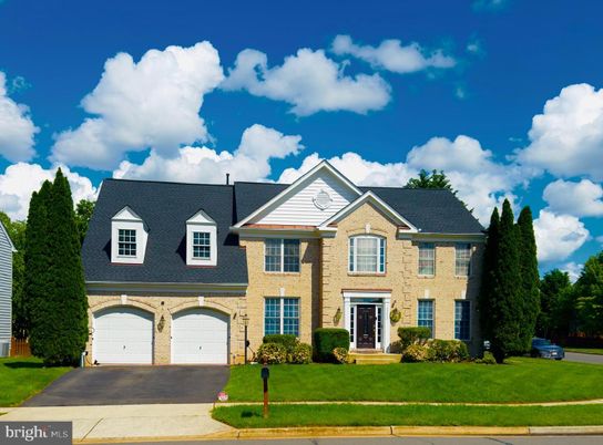 Attached, Exterior, Facade, Brick Facade, French Provincial