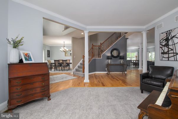Chandelier, Dining room, Interior, Piano, Recessed Lighting, Wood Texture Flooring