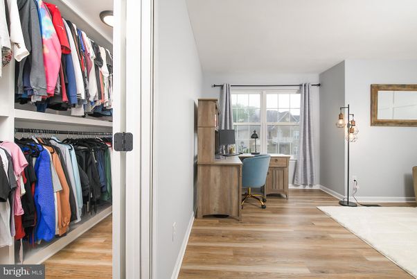 Home Office, Interior, Walk-in Closets, Wood Texture Flooring
