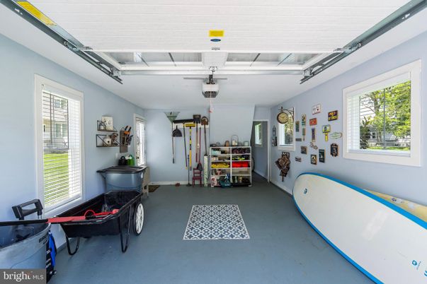 Garage, Interior