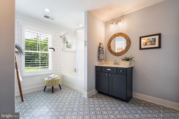 Bathroom, Interior, Recessed Lighting