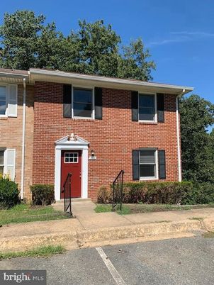 Exterior, Facade, Brick Facade, Georgian