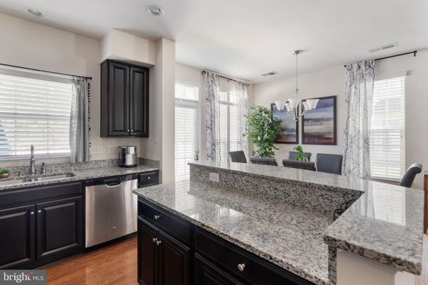 Dining room, Interior, Kitchen, Pendant Lights, Recessed Lighting, Wood Texture Flooring