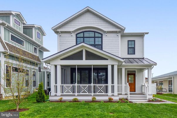 Exterior, Facade, American Craftsman