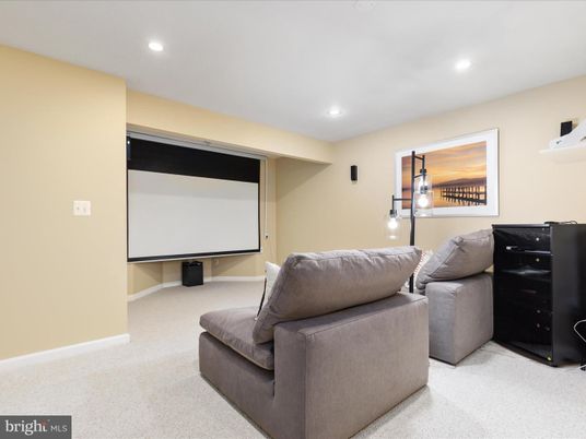 Interior, Projection Screen, Recessed Lighting, Theatre Room