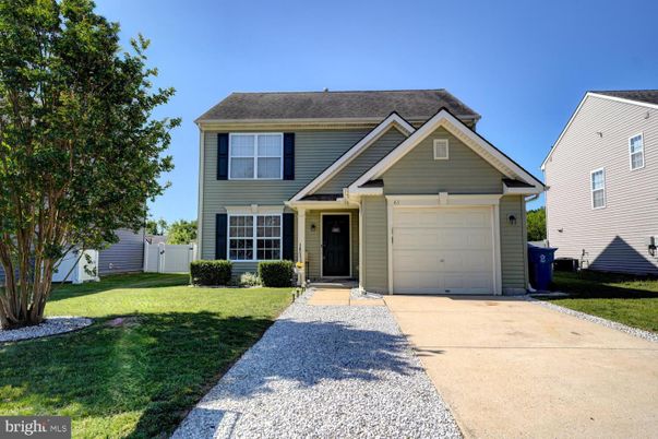 Attached, Exterior, Facade, American Craftsman