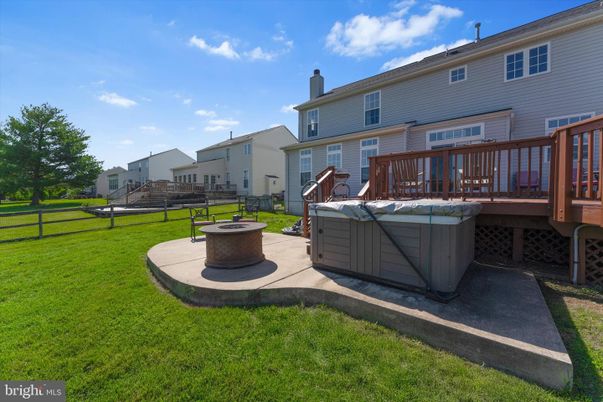 Backyard, Exterior, Hot Tub