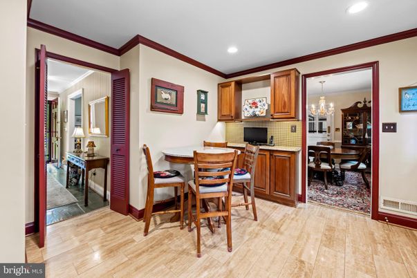 Chandelier, Dining room, Interior, Recessed Lighting, Wood Texture Flooring