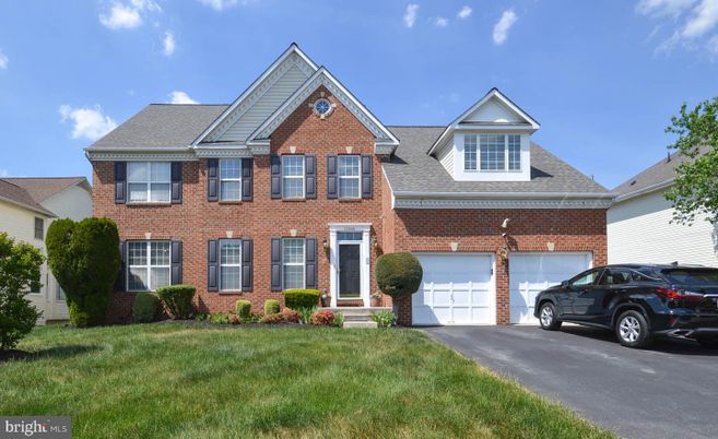 Attached, Exterior, Facade, Brick Facade, Brick Traditional