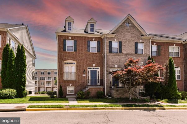 Exterior, Facade, Brick Facade, Rowhouse