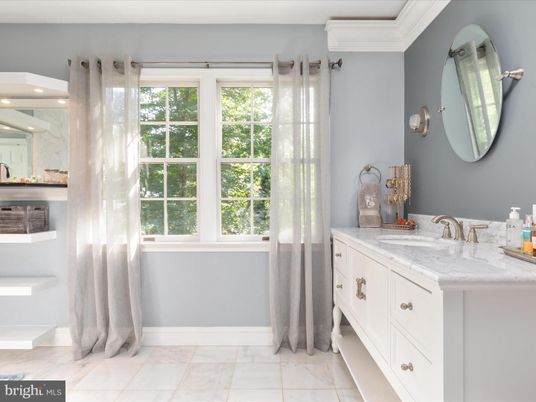 Bathroom, Interior, Marble, Recessed Lighting