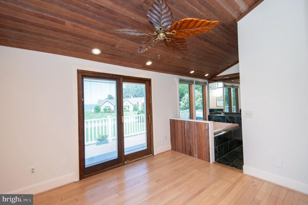 Empty room, Interior, Recessed Lighting, Wooden Ceilings, Wood Texture Flooring