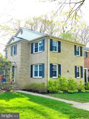 Exterior, Facade, Brick Facade, Georgian