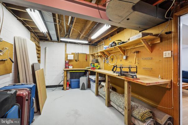 Garage, Interior