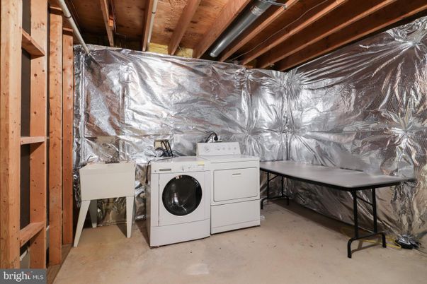 Interior, Washer, Wooden Beams, Wooden Ceilings