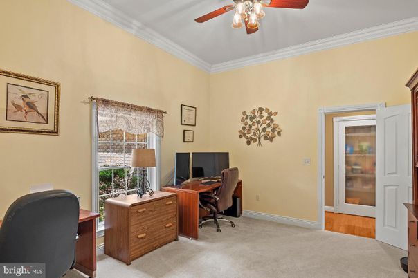 Home Office, Interior
