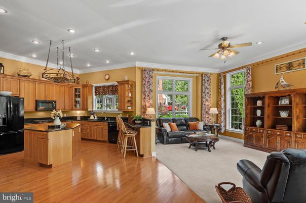 Interior, Kitchen, Living room, Pendant Lights, Recessed Lighting, Wood Texture Flooring